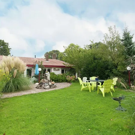 In With A Garden Holiday home